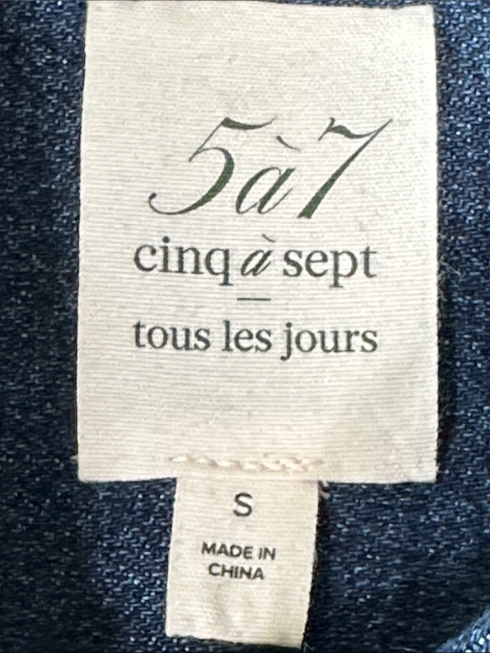 cinq a sept Denim Label Tag on Dark Blue Fabric - Picture 2 of 6